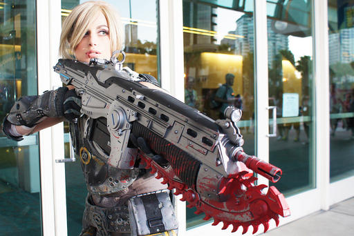 Gears of War 3 - Косплей Ани Страуд (Meagan Vanburkleo and Jessica Nigri) UPD