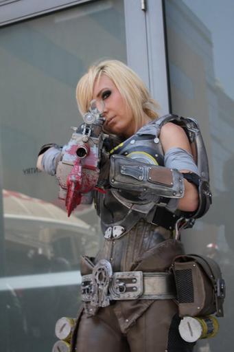 Gears of War 3 - Косплей Ани Страуд (Meagan Vanburkleo and Jessica Nigri) UPD